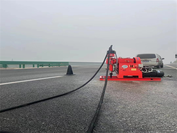 察哈尔右翼前马路路基路面开裂下沉注浆加固灌浆